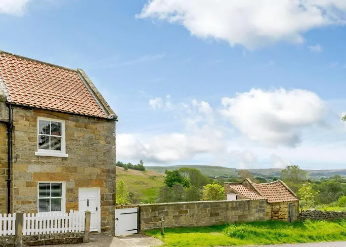 1 Bed In Whitby Oc-56590 *